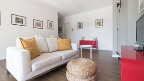 55-Zoll-Flachbildfernseher mit Kabelempfang, Fernseher