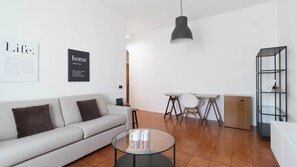 Televisión de pantalla plana de 50 pulgadas con canales por cable 