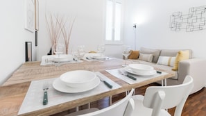 Apartment (1 Bedroom) | Interior