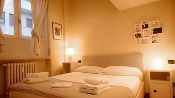 Apartment (1 Bedroom) | 1 Schlafzimmer, laptopgeeigneter Arbeitsplatz, Bügeleisen/Bügelbrett