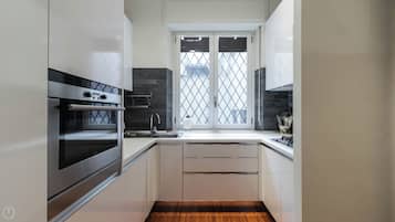 Apartment (1 Bedroom) | Private kitchen