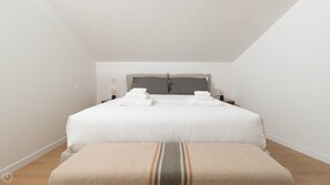 Lejlighed (2 Bedrooms) | 2 soveværelser, premium-sengetøj, arbejdsområde til bærbare computere