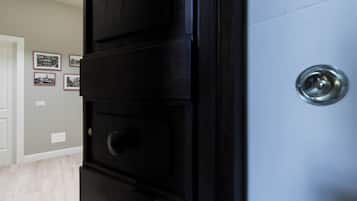 Apartment (1 Bedroom) | Interior