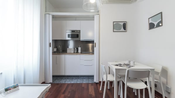 Apartment (1 Bedroom) | Interior