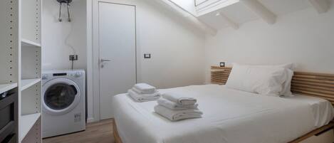 Apartment (1 Bedroom) | 1 bedroom, premium bedding, iron/ironing board, bed sheets