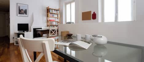 Apartment (0 Bedroom) | Interior