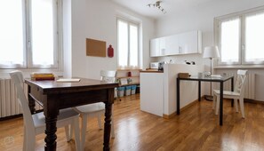 Apartment (0 Bedroom) | Interior