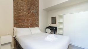 Apartment (1 Bedroom) | 1 Schlafzimmer, hochwertige Bettwaren, laptopgeeigneter Arbeitsplatz