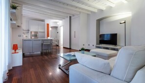 50 吋平面電視連有線電視頻道、電視