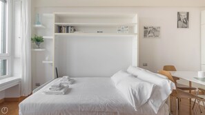 Apartment (0 Bedroom) | Interior
