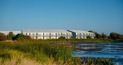 Luxurious 5 bed family home in marine sanctuary