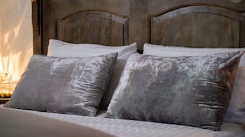 4 makuuhuonetta, silitysrauta/-lauta, ilmainen Wi-Fi, vuodevaatteet