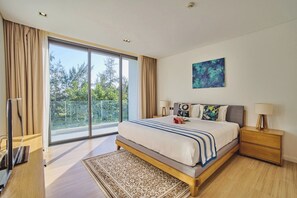 Desk, blackout curtains, iron/ironing board, cots/infant beds - The Point Resort - Golf View Villa (Da Nang)