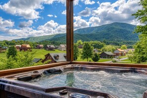 Outdoor spa tub - Wear We Belong, WIFI Hot Tub, Pool Table, $560 FREE tickets each paid day! (Sevierville)