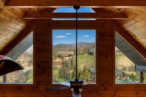 Interior - Wear We Belong, WIFI Hot Tub, Pool Table, $560 FREE tickets each paid day! (Sevierville)