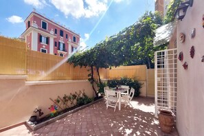 Outdoor dining - Duchessa - Monteverde, apartment for 4 people with nice patio (Roma)
