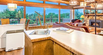 Brathouse By The Sea - Easy Access to the Pacific