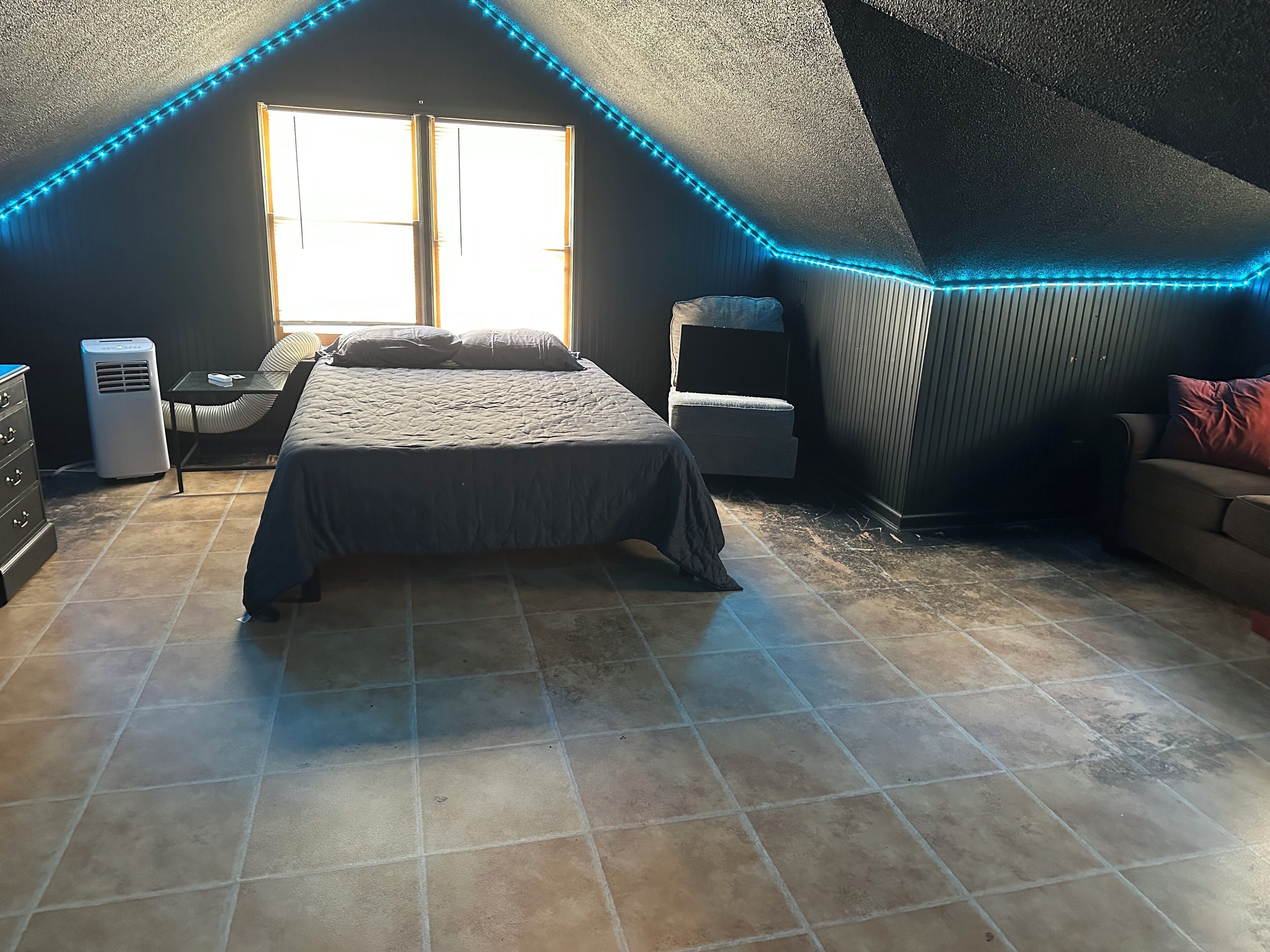 3 chambres, bureau, Wi-Fi gratuit, draps fournis