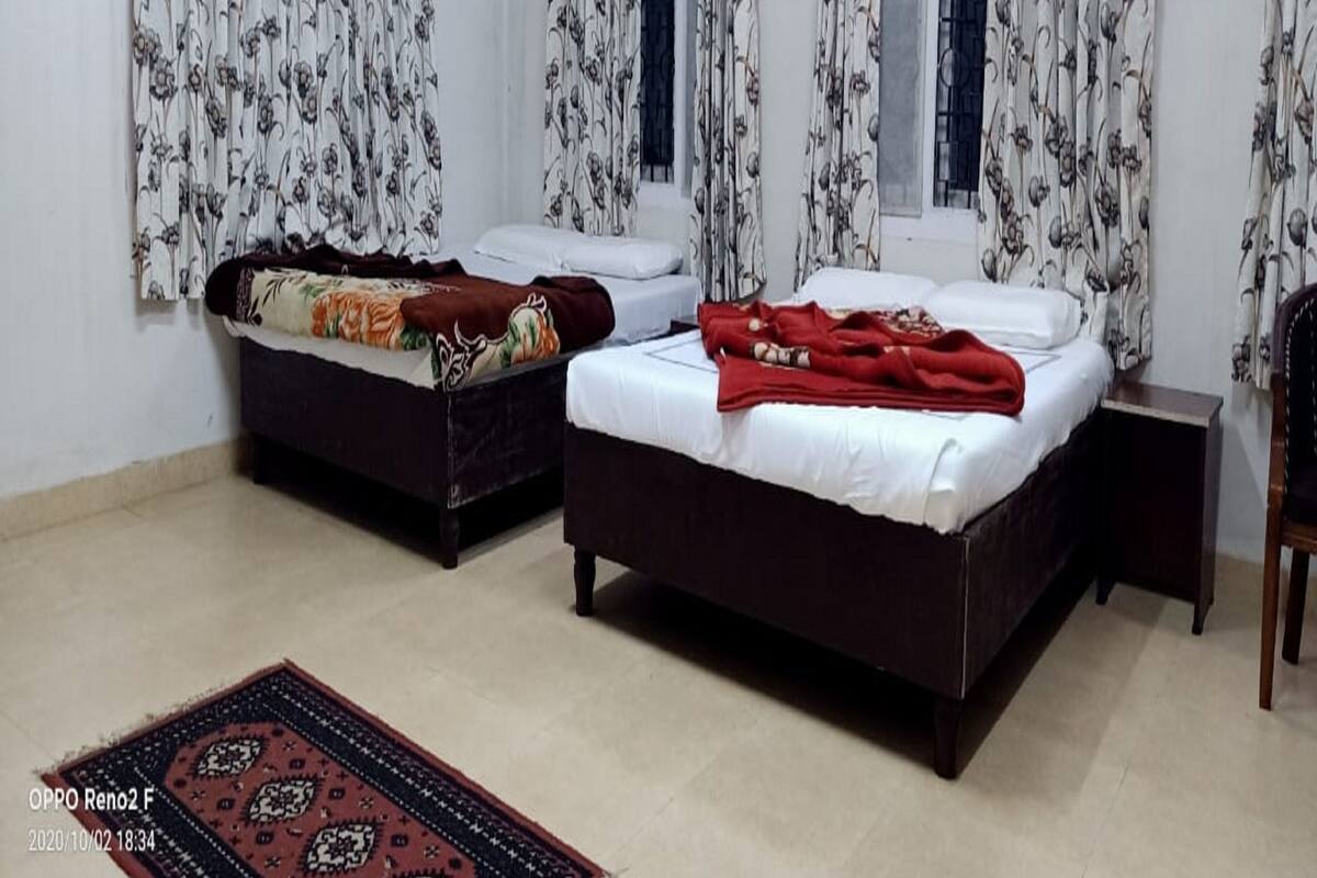 Căn hộ Tiêu chuẩn | Bộ trải giường bằng vải cotton Ai Cập, bộ đồ giường cao cấp, bàn 