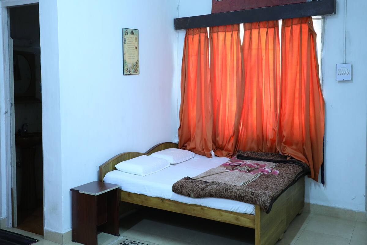 Căn hộ Deluxe | Bộ trải giường bằng vải cotton Ai Cập, bộ đồ giường cao cấp, bàn 