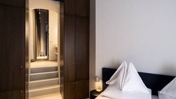 Street Suite Serviten | Edredons de pluma, frigobar, cofres nos quartos, escrivaninha