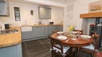 Dishwasher, cookware/dishes/utensils