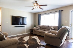 Smart-TV, DVD-spiller og filmbibliotek