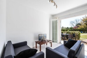 TV - 2 Bedroom Duplex Apartment in Puerto Pollensa (Puerto Pollensa)