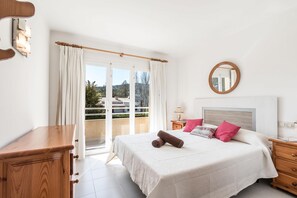 2 makuuhuonetta, silitysrauta/-lauta, internet, vuodevaatteet