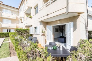 Outdoor dining - 2 Bedroom Duplex Apartment in Puerto Pollensa (Puerto Pollensa)