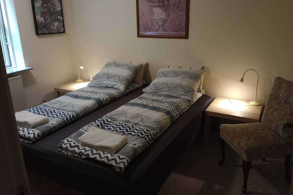 Quarto casal ou duplo econômico | Wi-Fi de cortesia, roupa de cama