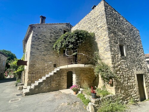 Gîte 6 pers, terrace, 12km from the Ardèche gorges, at the gateway to the Cévennes 