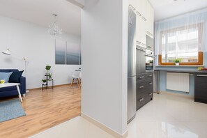 Departamento, 1 habitación, balcón | Cocina privada | Microondas, lavavajillas, cafetera y tetera y tetera eléctrica 