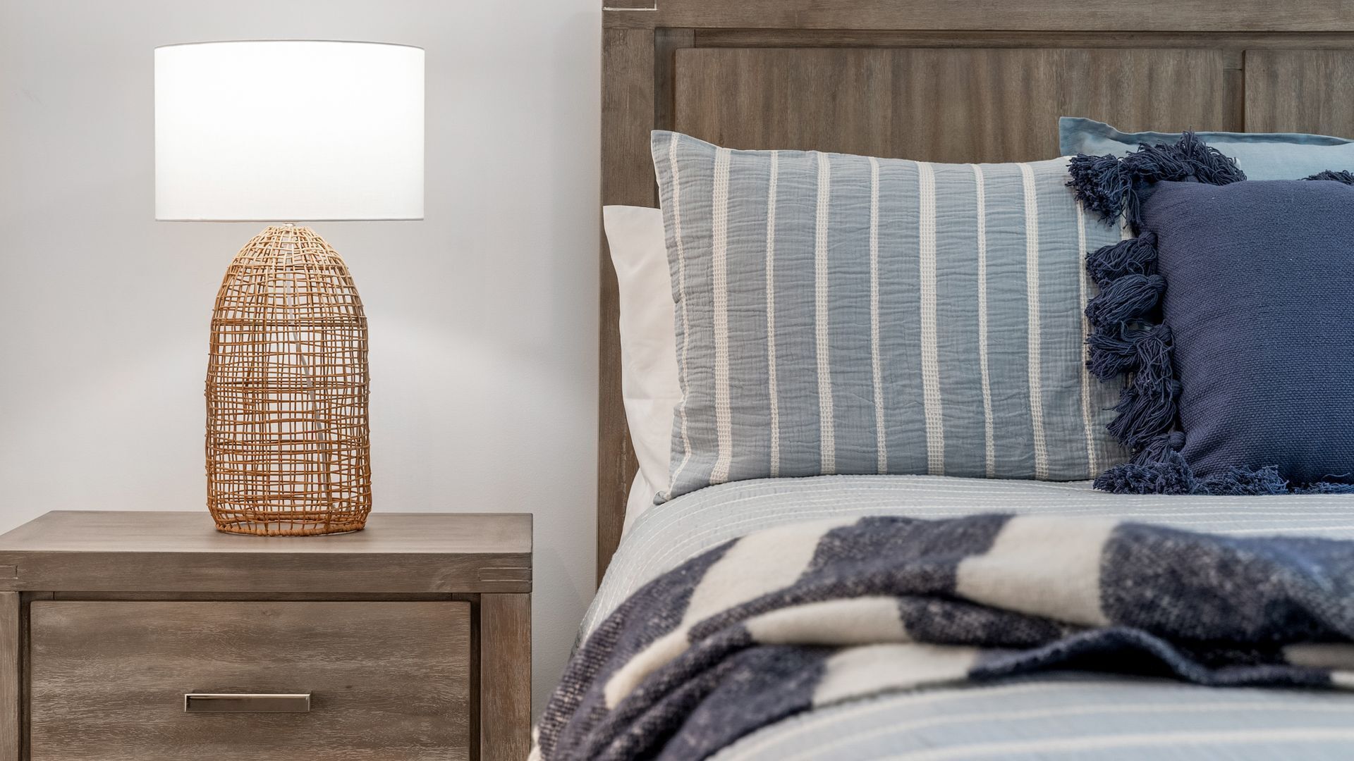 5 عدّة غرف نوم ومكتب ومكواة/لوح كي وواي فاي