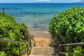 Am Strand, Liegestühle, Strandtücher