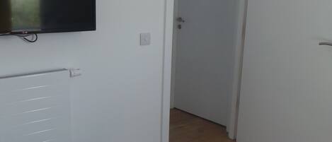 1 bedroom, iron/ironing board, Internet