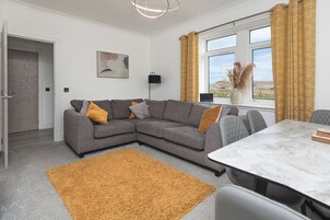 Cottage | Living area