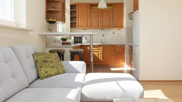 Apartment, 1 Bedroom, Balcony | Living room