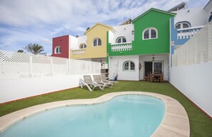Outdoor pool, a heated pool - Boutique Art Villa -Aire- with Private Pool & BBQ (Corralejo)
