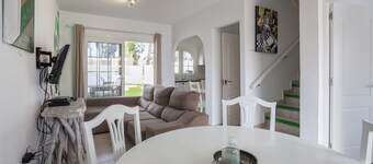 Boutique Art Villa -Aire- with Private Pool & BBQ