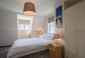 4 室のベッドルーム、旅行用ベビーベッド、WiFi (無料)