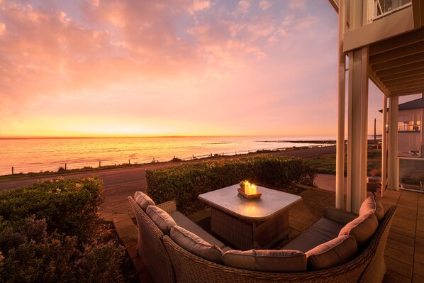 Terrace/patio - Sol Living Beach House (Hardwicke Bay)