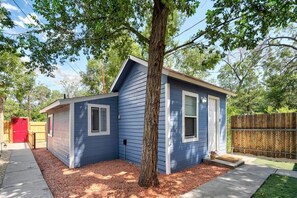 Exterior - 1Bedroom Pet Friendly Stay in SouthEast near DT CO (Colorado Springs)