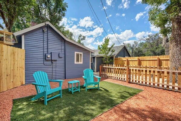 Property grounds - 1Bedroom Pet Friendly Stay in SouthEast near DT CO (Colorado Springs)