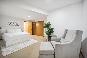 3 bedrooms, iron/ironing board, free WiFi, bed sheets