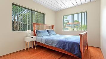 2 bedrooms, iron/ironing board, travel cot, bed sheets