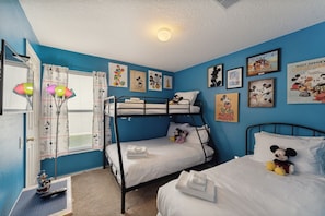 House, 4 Bedrooms - Vacation Resort Home Right Outside Of Disney World Parks With Private Pool 4 Bedroom Home by RedAwning (Kissimmee)