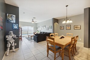 House, 4 Bedrooms | Dining
