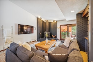Townhome, 3 Bedrooms | Ruang tamu