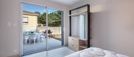 3 Schlafzimmer, Bügeleisen/Bügelbrett